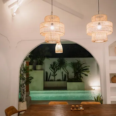 Villa Batu Putih Seminyak Exterior photo