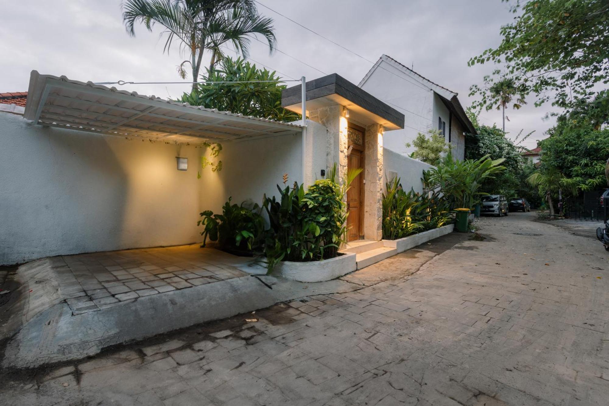 Villa Batu Putih Seminyak